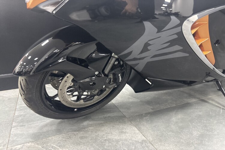 SUZUKI GSX1300R HAYABUSA