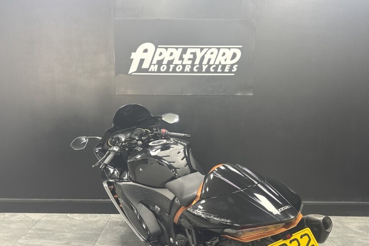SUZUKI GSX1300R HAYABUSA
