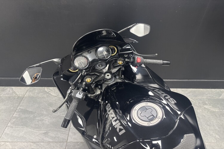 SUZUKI GSX1300R HAYABUSA