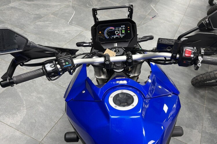 SUZUKI V-STROM 800