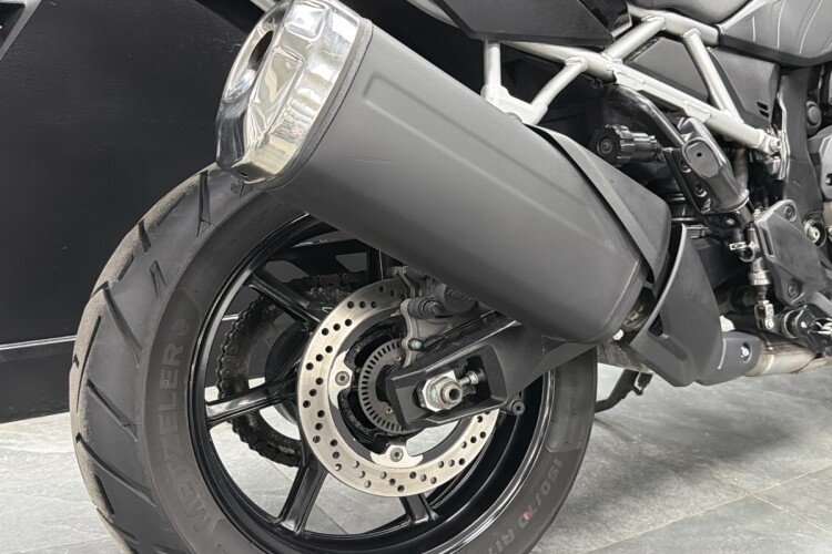 SUZUKI V-STROM 800