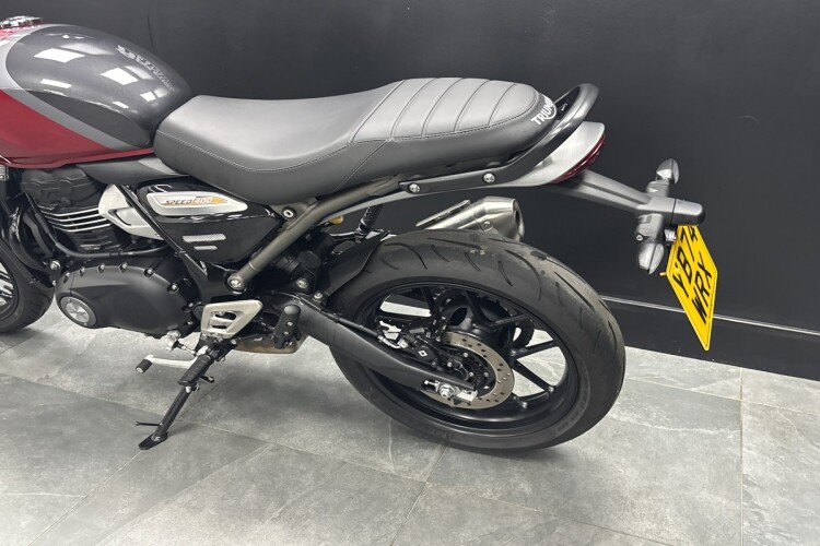 TRIUMPH SPEED 400