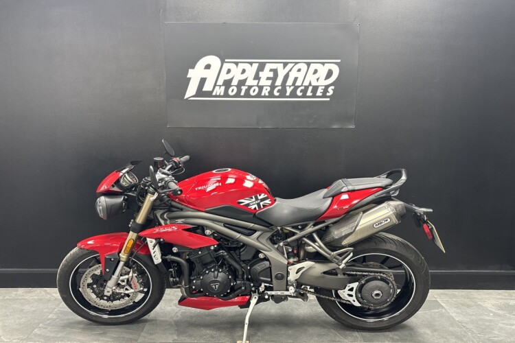 TRIUMPH SPEED TRIPLE 1050