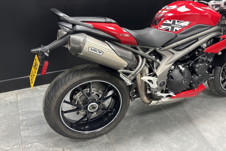 TRIUMPH SPEED TRIPLE 1050