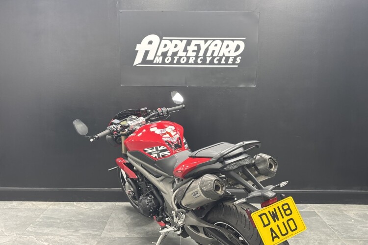 TRIUMPH SPEED TRIPLE 1050