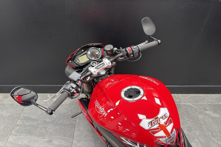 TRIUMPH SPEED TRIPLE 1050