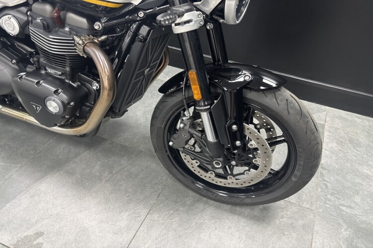 TRIUMPH SPEED TWIN 1200