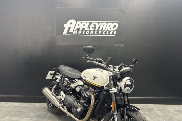 TRIUMPH SPEED TWIN 1200