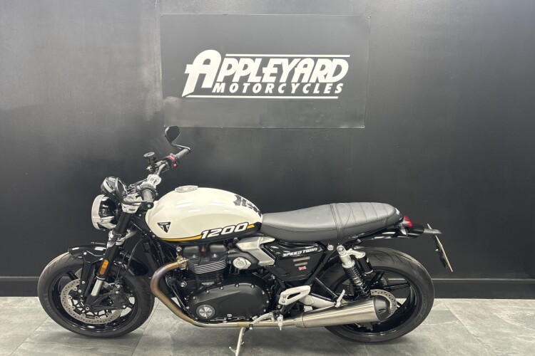 TRIUMPH SPEED TWIN 1200