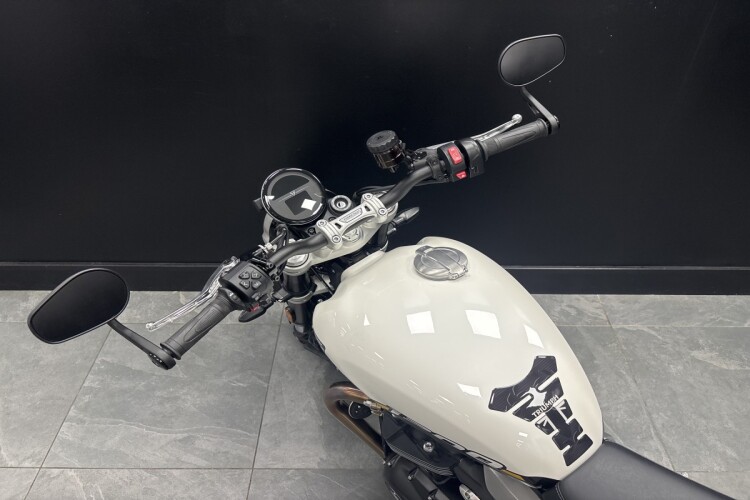 TRIUMPH SPEED TWIN 1200