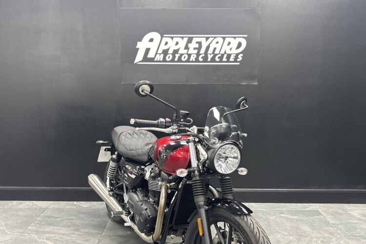 TRIUMPH SPEED TWIN 900