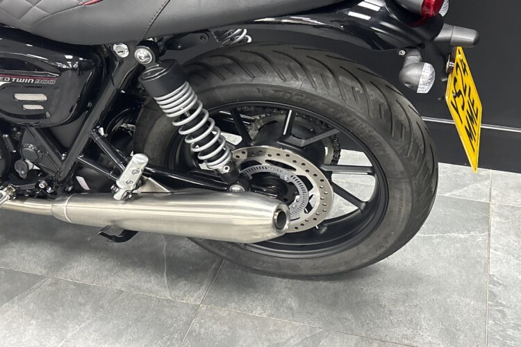 TRIUMPH SPEED TWIN 900