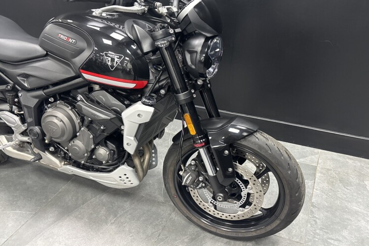 TRIUMPH TRIDENT 660
