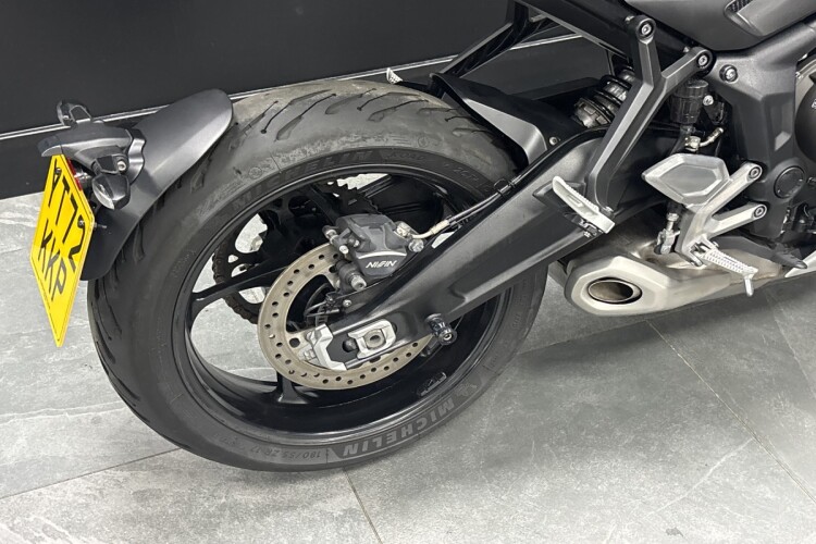 TRIUMPH TRIDENT 660