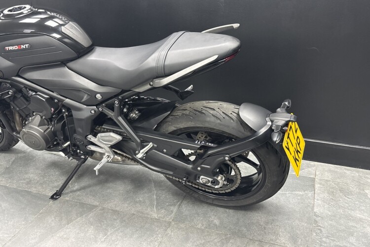 TRIUMPH TRIDENT 660