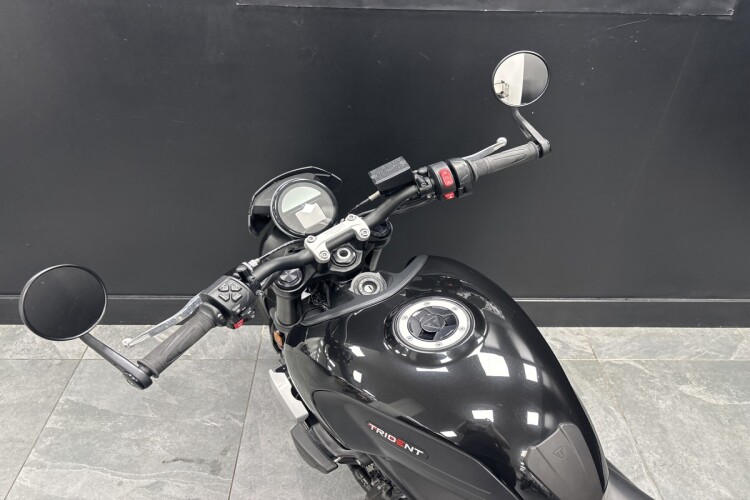 TRIUMPH TRIDENT 660