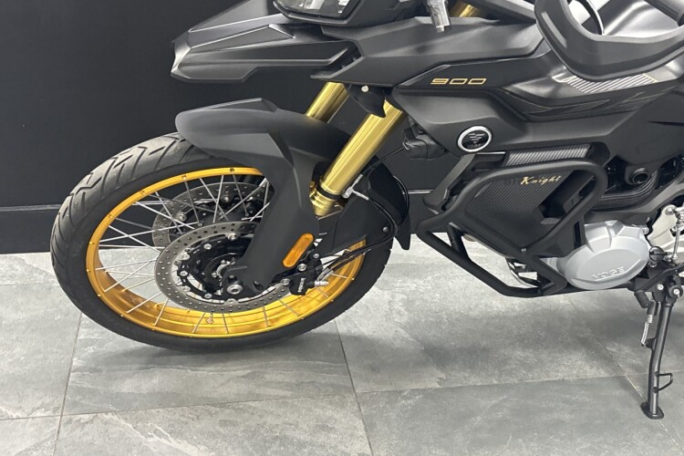 VOGE DS900X
