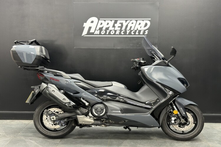 YAMAHA TMAX 560