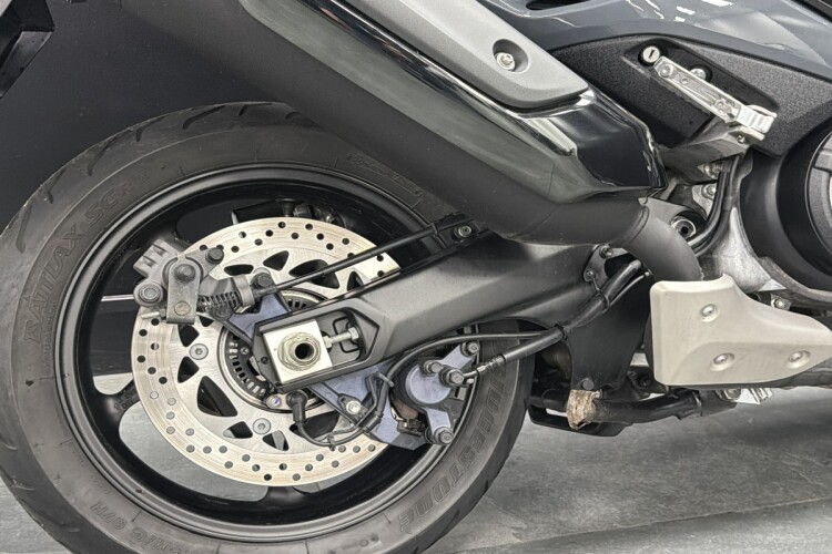 YAMAHA TMAX 560