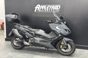 YAMAHA TMAX 560