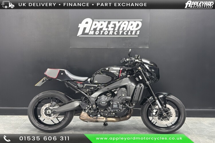 YAMAHA XSR900
