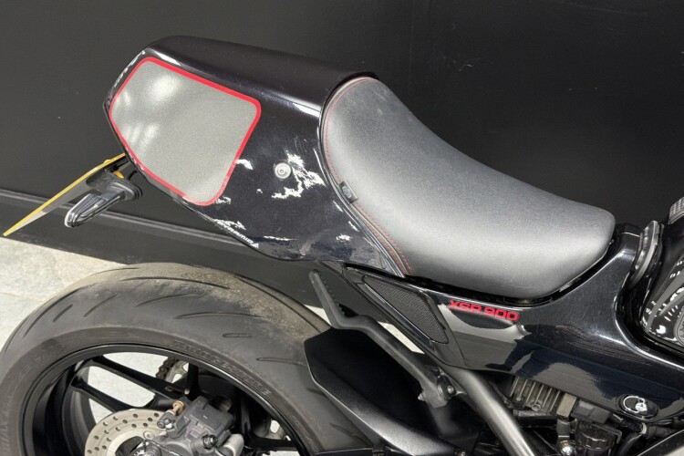 YAMAHA XSR900