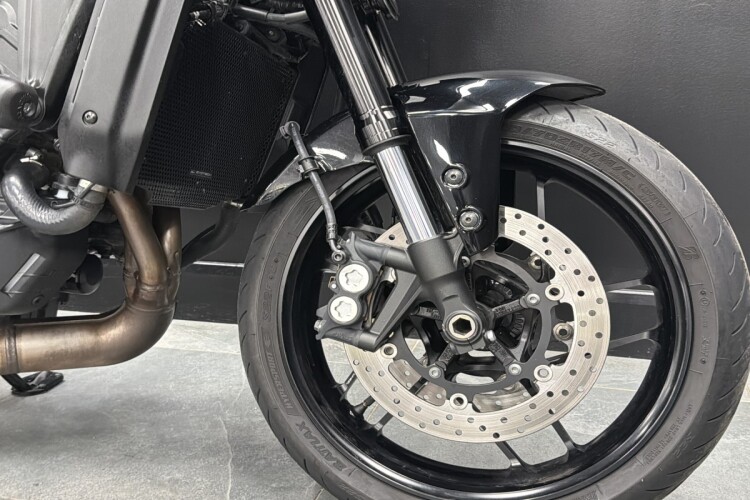 YAMAHA XSR900