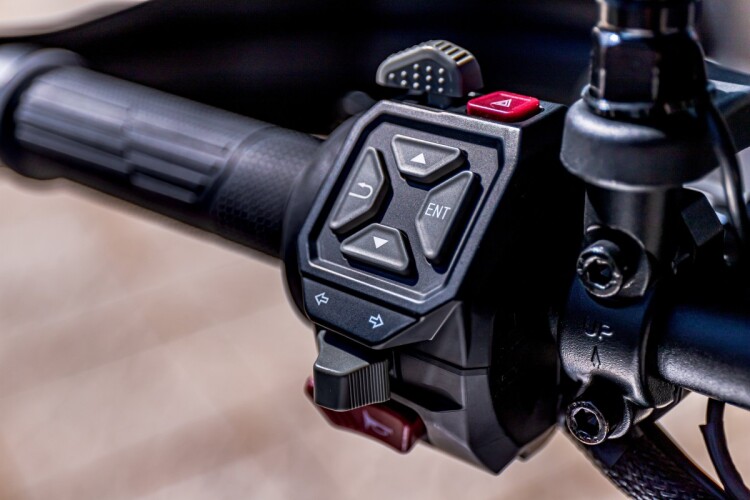 VOGE DS 900X