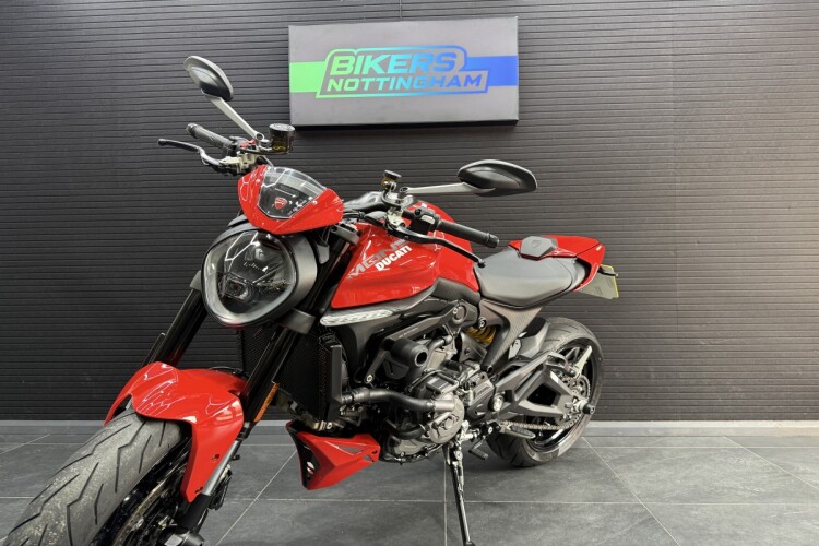 DUCATI MONSTER 937