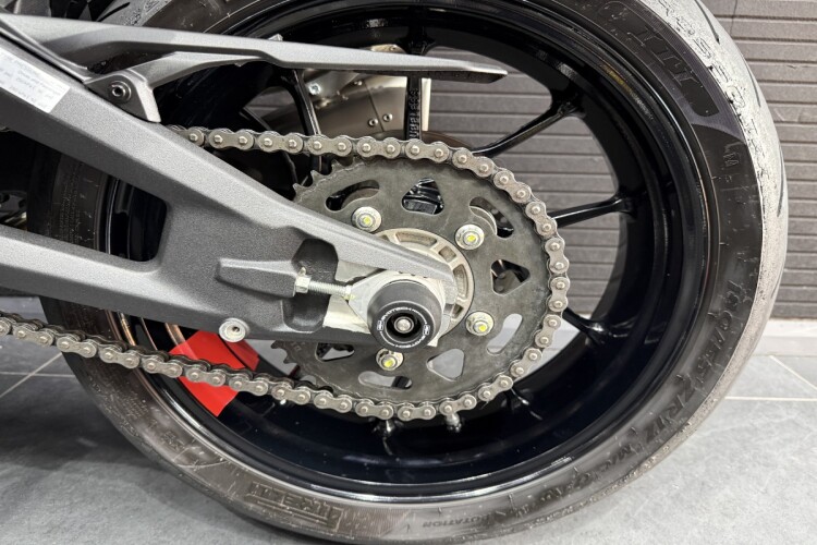 DUCATI MONSTER 937