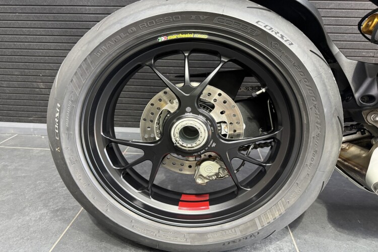 DUCATI STREETFIGHTER V4S