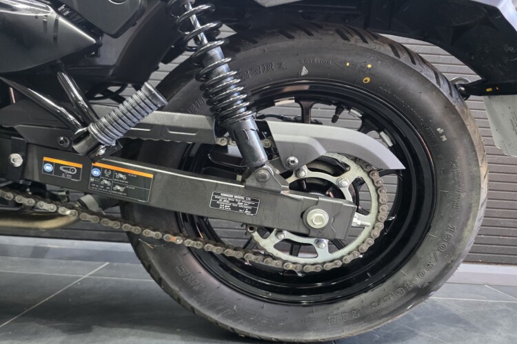 KAWASAKI ELIMINATOR 500