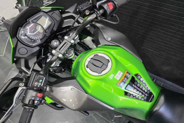 KAWASAKI VERSYS-X 300