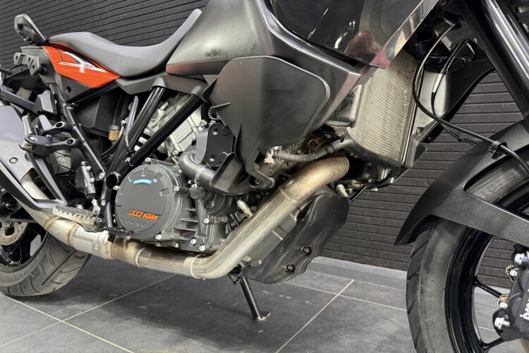 KTM 1090 ADVENTURE
