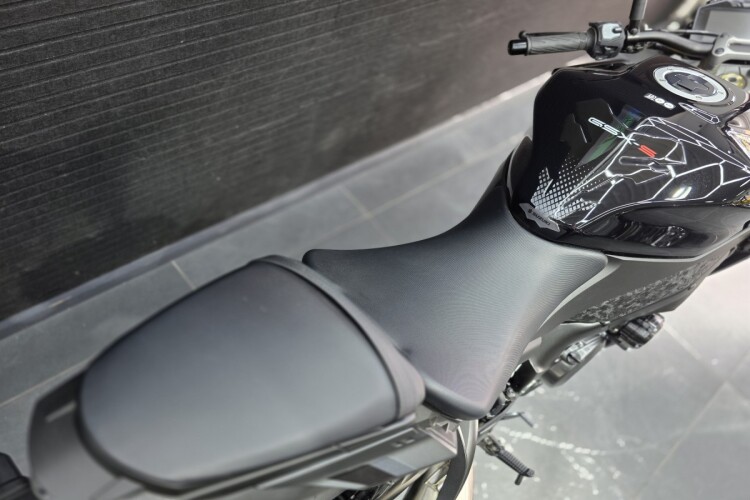 SUZUKI GSX-S1000