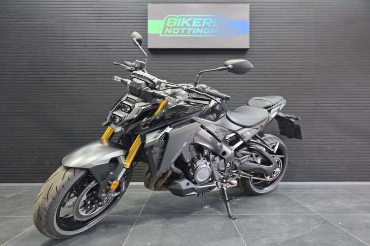 SUZUKI GSX-S1000