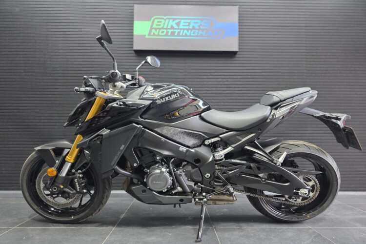 SUZUKI GSX-S1000