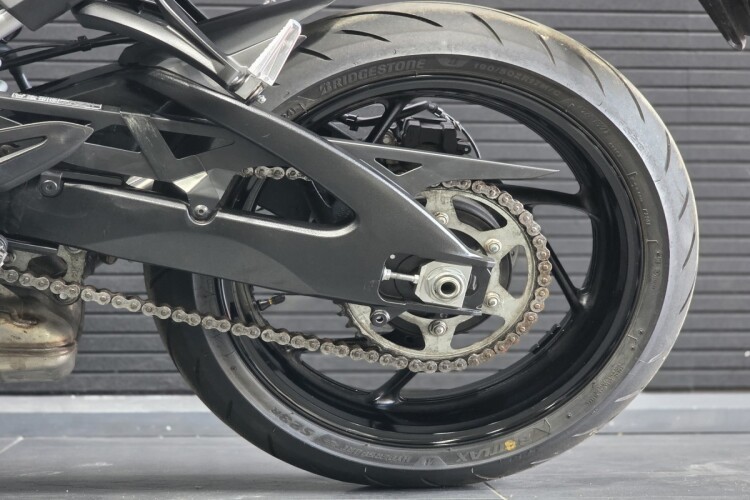 SUZUKI GSX-S1000