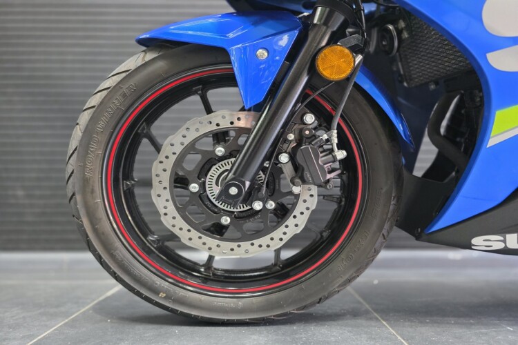 SUZUKI GSX250R
