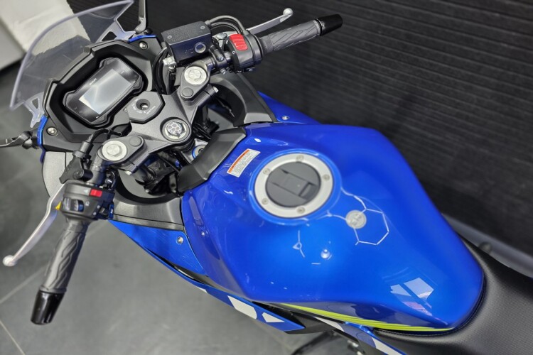 SUZUKI GSX250R