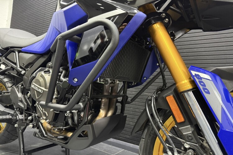 SUZUKI V-STROM 800