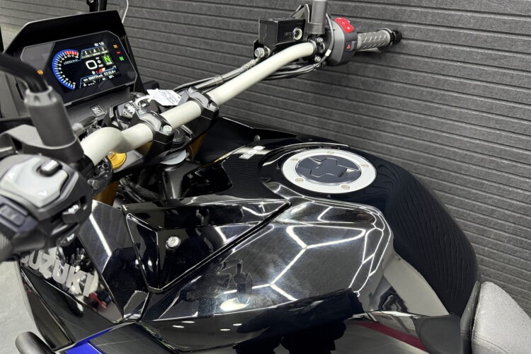 SUZUKI V-STROM 800