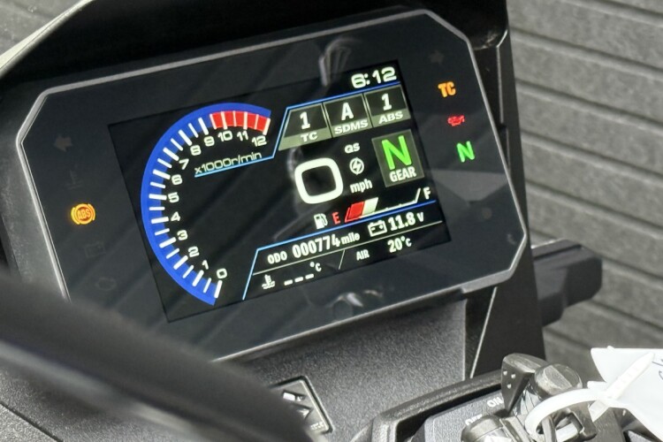 SUZUKI V-STROM 800