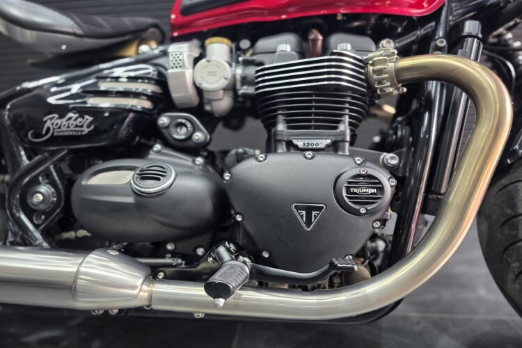 TRIUMPH BOBBER