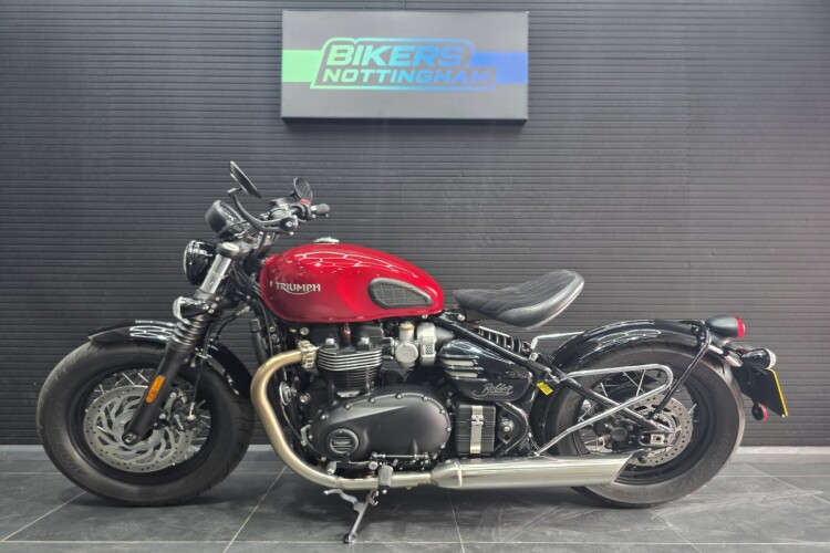 TRIUMPH BOBBER