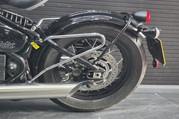 TRIUMPH BOBBER