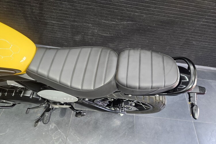 TRIUMPH SCRAMBLER 400 XC