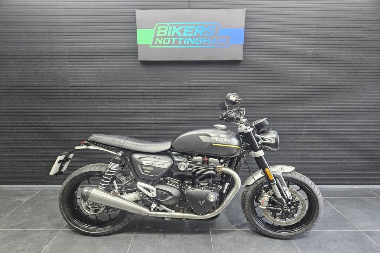 TRIUMPH SPEED TWIN 1200