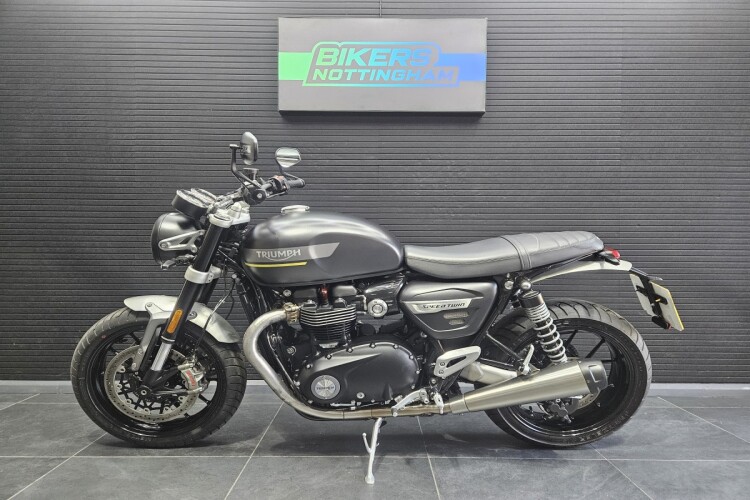 TRIUMPH SPEED TWIN 1200