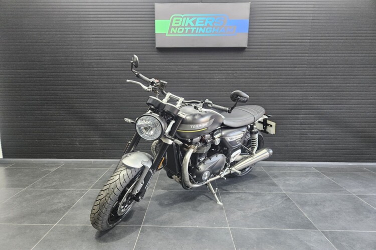 TRIUMPH SPEED TWIN 1200